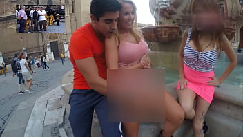 Mujeres desnudas por las calles de europa youtube