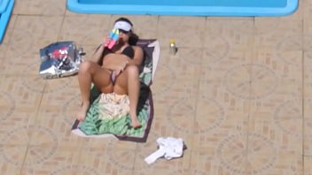 Videos de rubias xxx en piscinas linn