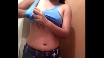 Chica colombiana se desnuda para su seleccion webcam